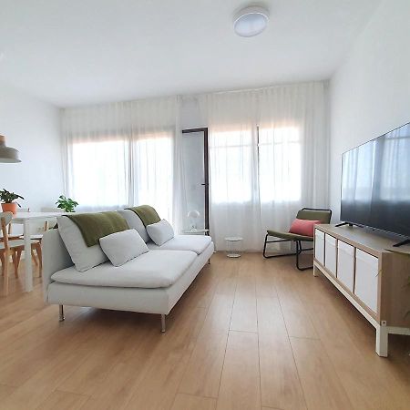 Acojedor Piso Cerca Del Metro Apartment กอร์เนยา เดอ ลูเบรอกาต ภายนอก รูปภาพ