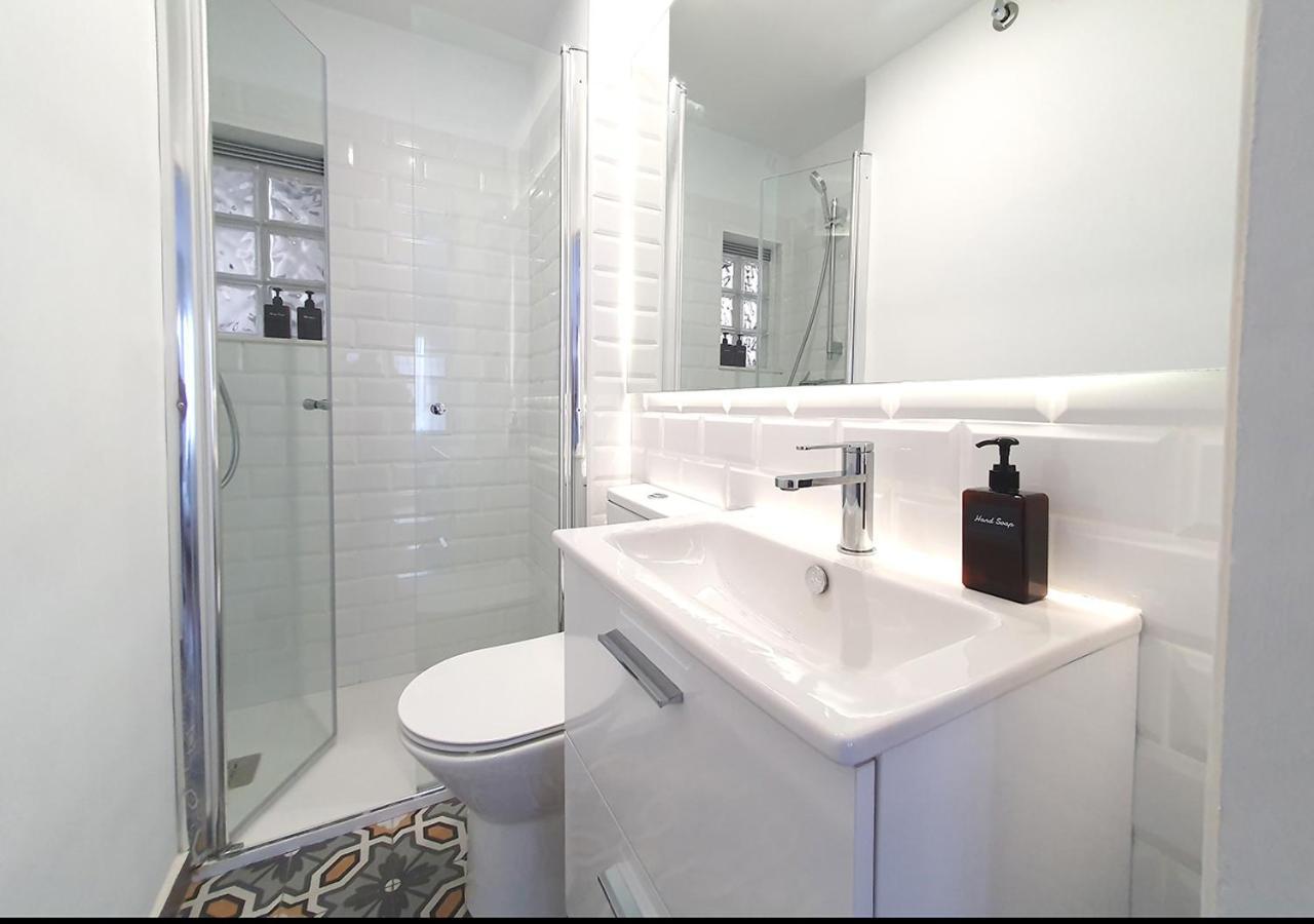 Acojedor Piso Cerca Del Metro Apartment กอร์เนยา เดอ ลูเบรอกาต ภายนอก รูปภาพ