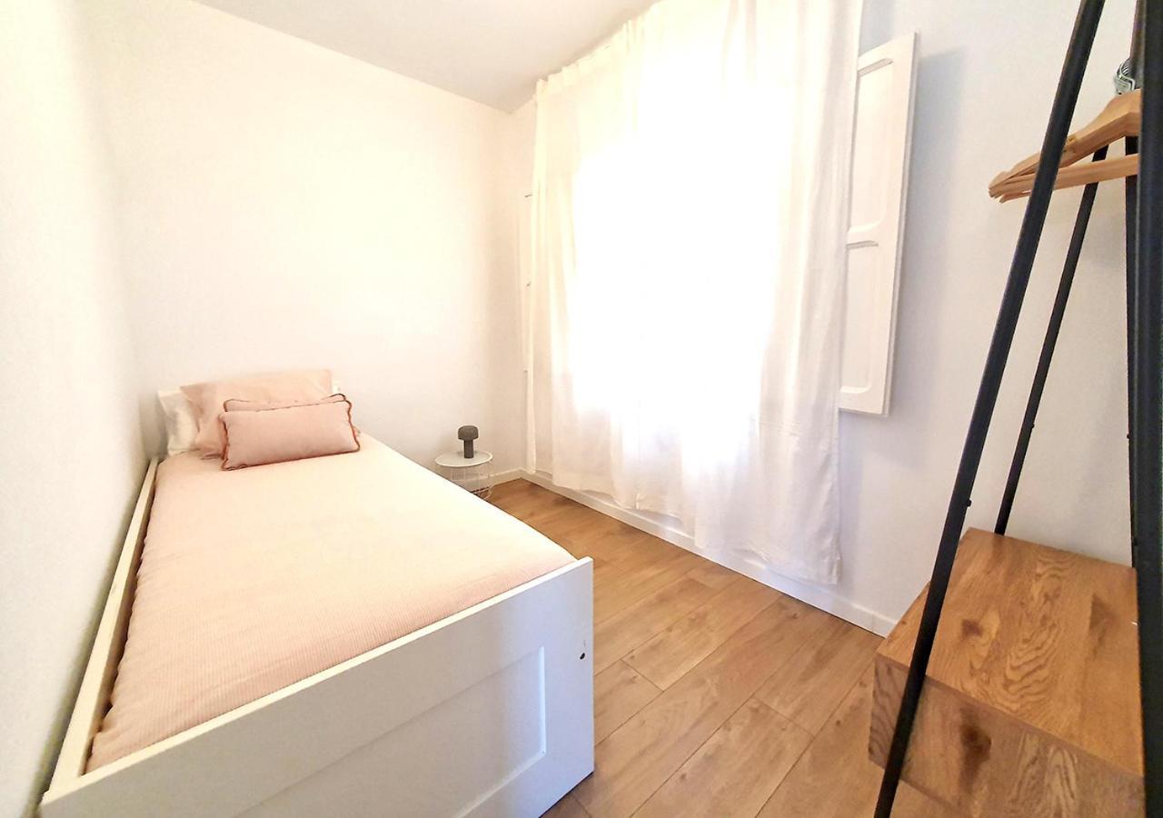 Acojedor Piso Cerca Del Metro Apartment กอร์เนยา เดอ ลูเบรอกาต ภายนอก รูปภาพ